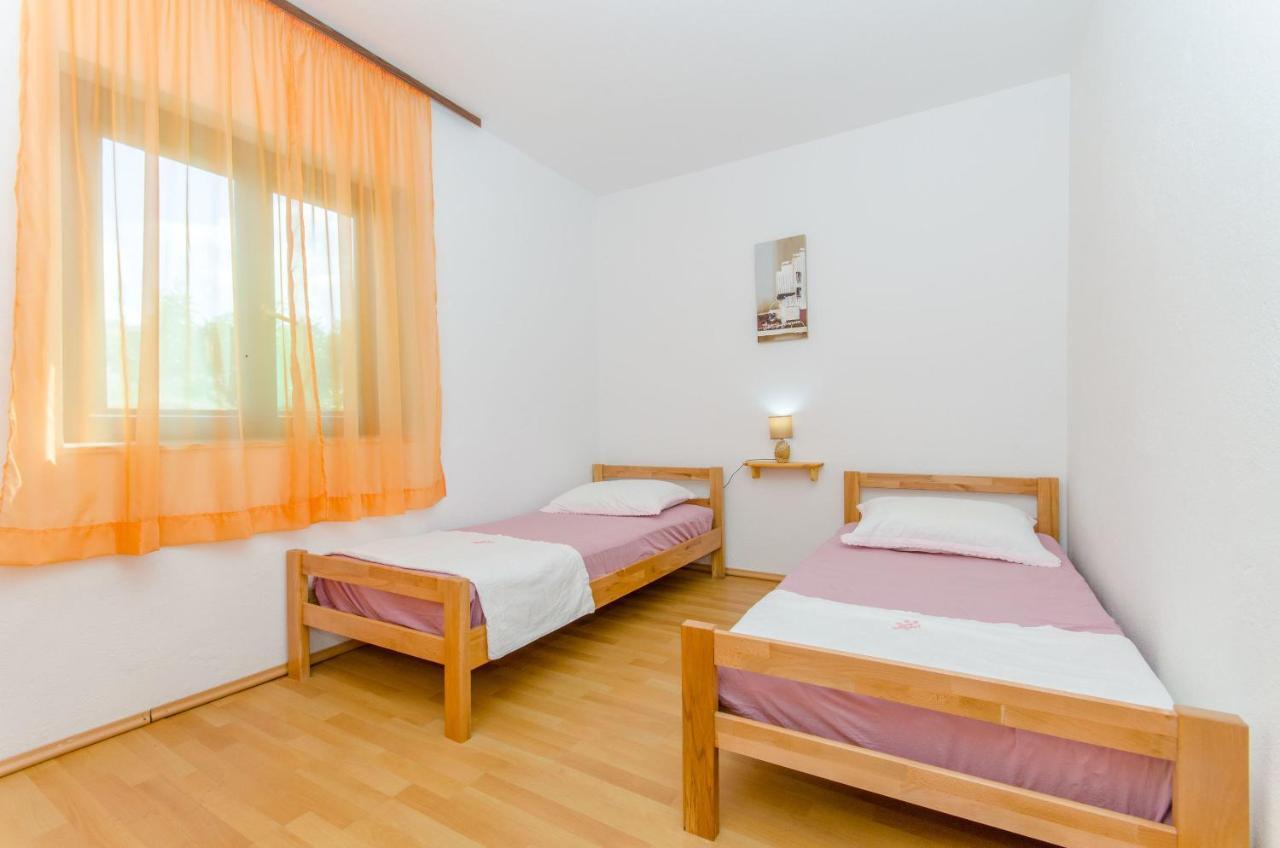 Apartment Vitaic Supetar Eksteriør bilde