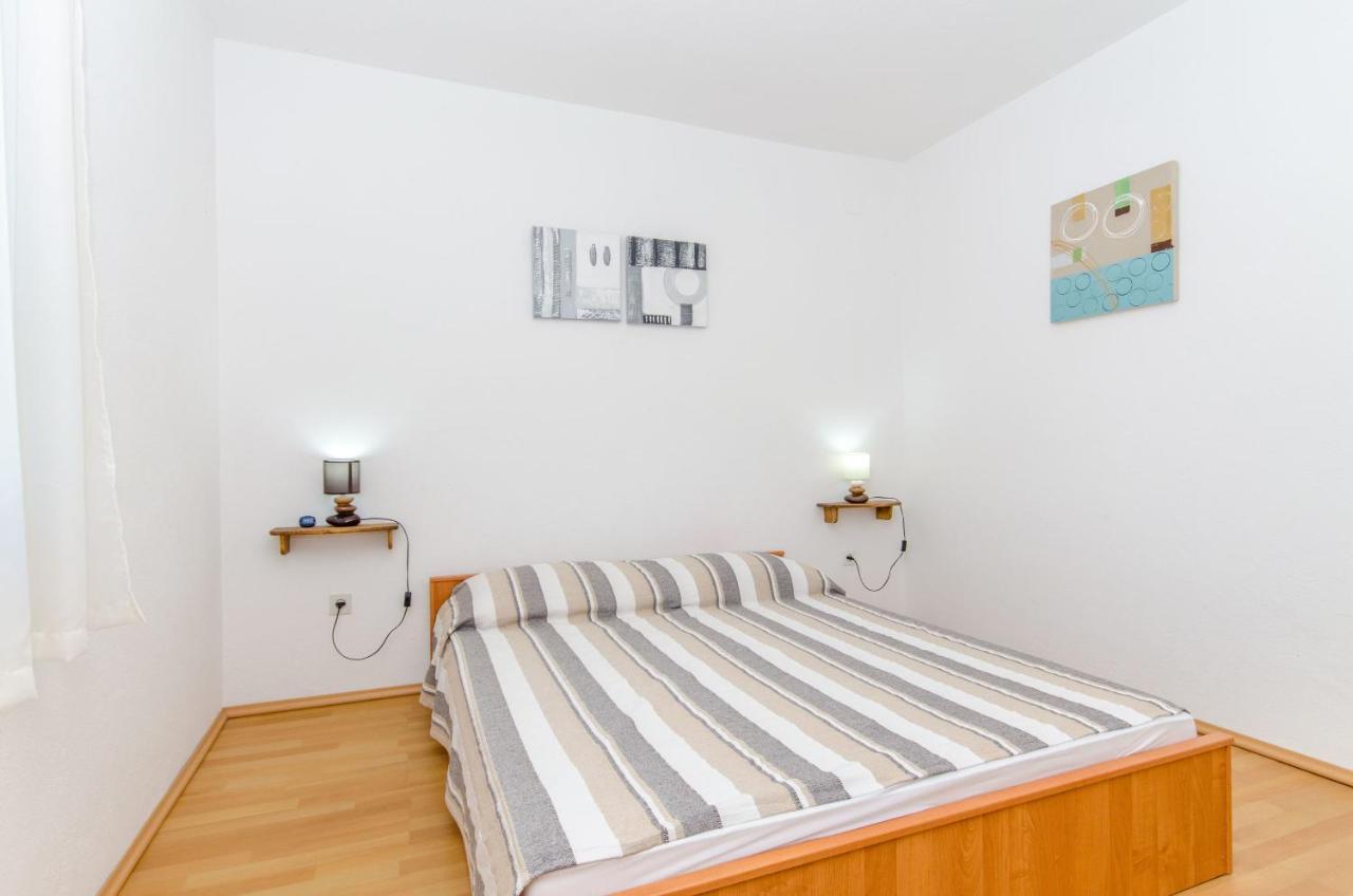 Apartment Vitaic Supetar Eksteriør bilde